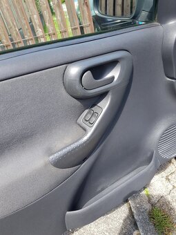 Opel Corsa C  - 1.0   43Kw automat EASYTRONIC - 14