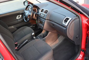 Škoda Fabia 1.6 16v, jen 107 000Km, servisovaná, hezký stav - 14