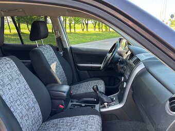 Suzuki Grand Vitara 2.4i Club+ benzín 124kw - 14