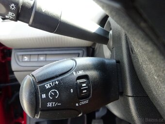 Peugeot 2008 1,2 i - 14