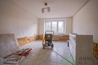 Prodej rodinného domu Česká Ves se zahradou a garáží - 14