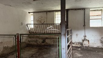 Prodej rodinného domu 3+1 se stodolou,  Vinary - 14