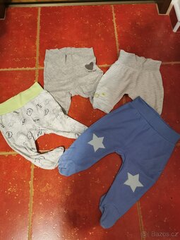 Kojenecké oblečení - trička, dupačky, polodupačky, svetříky - 14