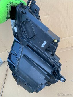 predni svetlo pravy prave led skoda karoq - 14