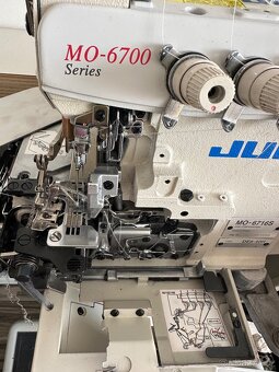 Prodám šicí stroj overlock Juki - 14