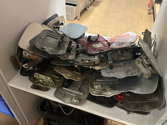 Prodám díly BMW E30,E28,E24,E32,E3,E21,E12 - 14