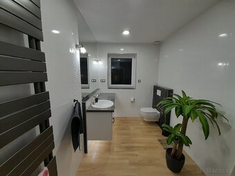 RD bungalov se 3 byty a garáží - 14