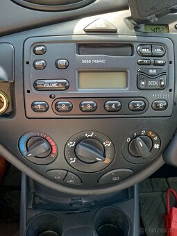 Prodám Ford Focus, combi, 1,6 benzín, 74kw, r.v. 12/2002 - 14