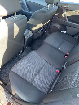 Mazda 3, 1.6, 77 kW, najeto 35 tis km, ČR, první majitel - 14