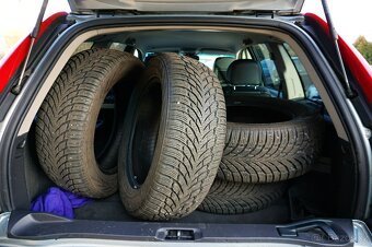 VOLVO XC90 2013 2,4D5 147KW 2013 7 MÍST MOMENTUM CZ - 14