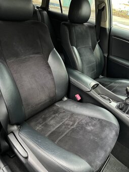 TOYOTA AVENSIS 2.2 D-4D 110 kW • 2011 • BOHATÁ VÝBAVA - 14
