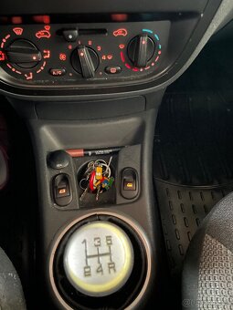 Citroen C3 1 majitel koupeno v ČR 1.1i 79 tis. km - 14