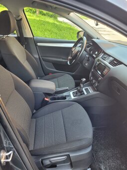 Octavia 3 1.6 TDI 77kW AMBIENTE pěkný stav - 14