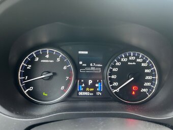 Mitsubishi Outlander III 2,0 4x4  r.v.2019 7míst - 14