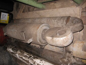 pístnice hydraulika nakladač štípačka - 14