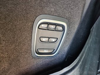 RENAULT ESPACE 1,6 dci 118 kW VÝHŘEV NAVI 4-CONTROL 7 MÍST - 14