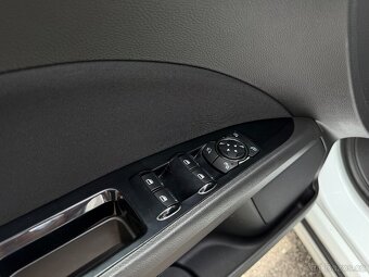 Volkswagen Passat 2.0TDi R-Line DSG • 2/2021 • PRODÁNO - 14