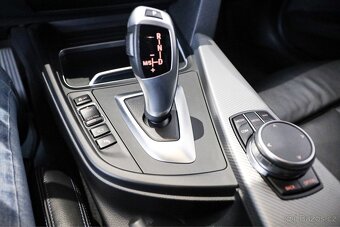 BMW 320d M Sport, 190 koní, 12/2018, plná výbava - 14
