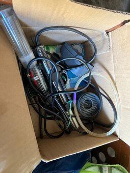 Velky akvariji set police prodana  Vse ostatni zatim je - 14