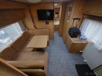 Unikátní prostorný karavan Kanus 750 s vysouvacím bokem - 14