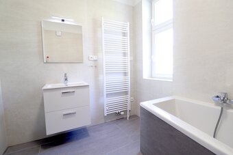 Rekonstruovaný byt 3+kk, 87 m2 s balkonem, Hradec Králové. - 14