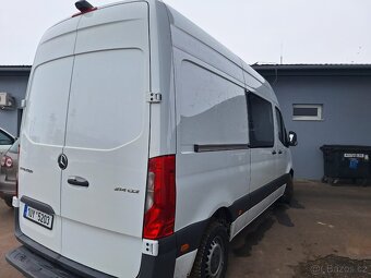Mercedes-Benz Sprinter - 14