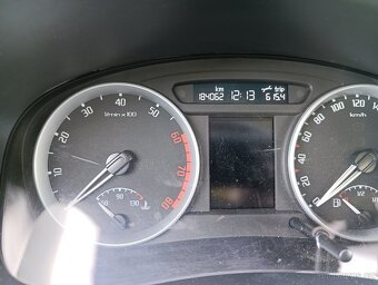 Škoda Roomster, 1.6i 77 kW - 14