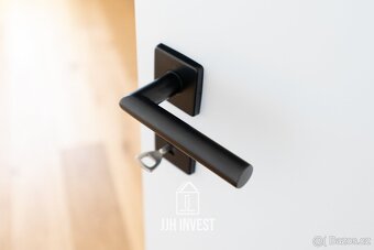 Prodej moderního bytu 3+kk s balkonem, sklepem a parkováním  - 14