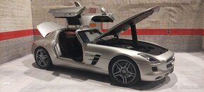 Mercedes Benz SLS amg 1:18 minichampsp - 14