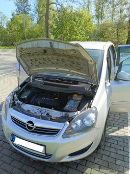 7 míst Opel Zafira B 1.6. 16V 85kW benzin rv 2009 naj 219tkm - 14