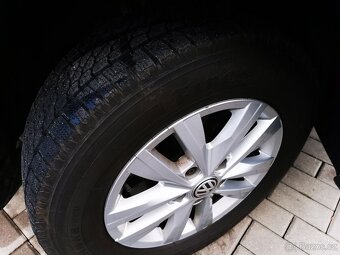 VW MULTIVAN T5(1) 2.0TDI 103kW-186TIS.KM-LŮŽKO-SERVIS - 14