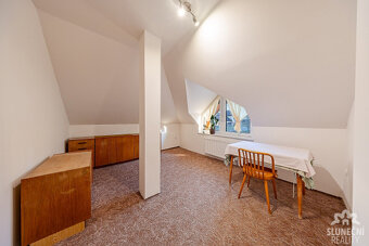 Samostatně stojící rodinný dům 5+1 na pozemku 621 m², obec V - 14