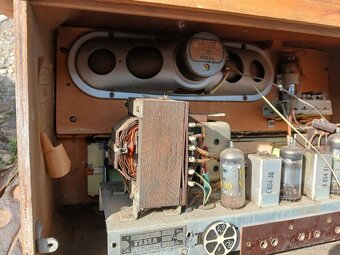 retro radio tesla 424 A gavota - 14