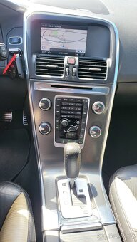 VOLVO XC60 2012 3.0 T6 224kW AWD 4x4 R-DESIGN,PANORAMA,NAVI - 14