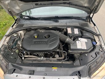 Volvo V70 2.0T, prav. servis, nové pneu, nová STK - 14