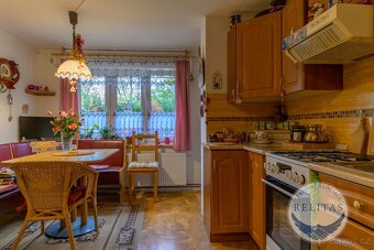 Prodej dvougeneračního rodinného domu 170 m², pozemky 864 m² - 14