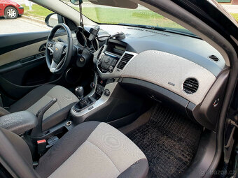 Chevrolet Cruze 1,6 91kw 2012 ČR serviska 151 900 km - 14