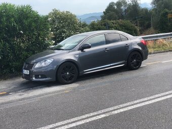 SUZUKI Kizashi 4X4 - 14