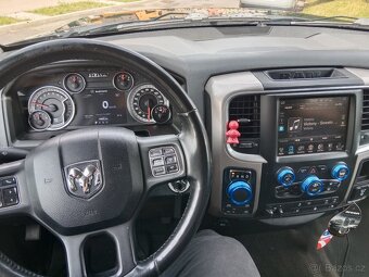 Dodge Ram Big Horn pěkný stav - 14