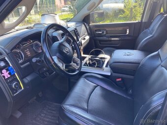 Dodge RAM 1500 Laramie 5.7 HEMI CrewCab2014--4x4--tažné 3.5t - 14