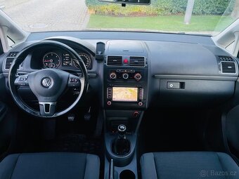 Volkswagen Touran 1.6TDI MANUÁL KAMERA VÝHŘEV TAŽNÉ SERVISKA - 14