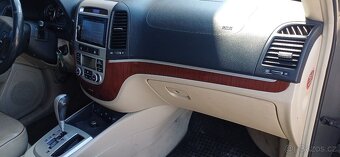 Hyundai Santa Fe maximální výbava - 14