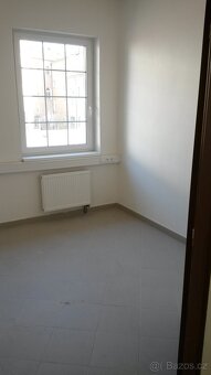 Pronájem nebytových prostor sklady + kanceláře - 14