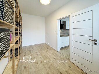 Pronájem bytu 3+1, 84 m2 po kompletní rekonstrukci, v přízem - 14