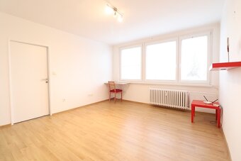 Prodej bytu 3+1, 68 m2/L, Hradec Králové - ul. Na Kotli. - 14