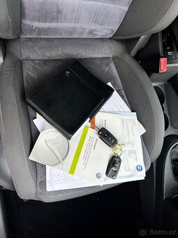 VOLKSWAGEN TOURAN 2011 - 14