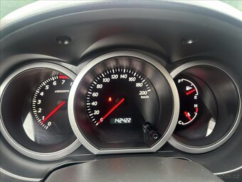 Suzuki Grand Vitara 2.0 103kW 2006 142422km 4x4 bez koroze - 14