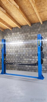 Mobilní jednosloupový zvedák 3500/2500 kg ,záruka - 14