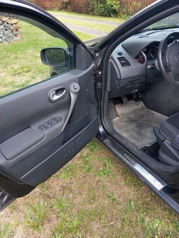 Renault Megane kombi 1.6i 82kW - 14