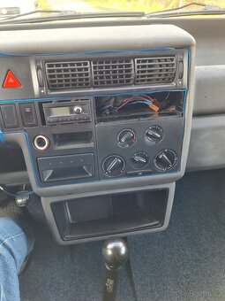 VW TRANSPORTER 8MÍST - 14